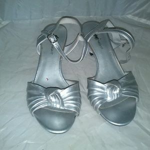 Silver heel
